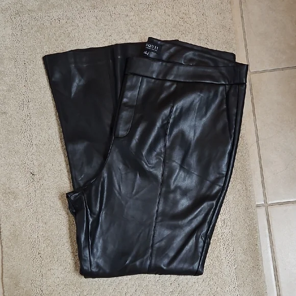 Eloquii Black Faux Leather Flare Leg Trouser Pants Size 18 - Picture 8 of 8